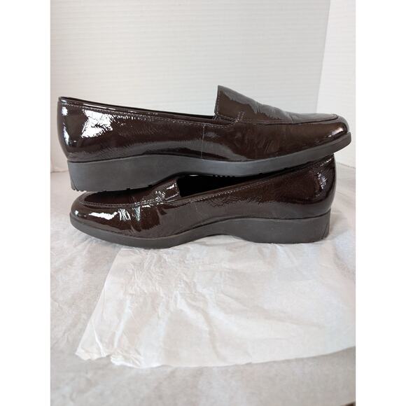 Dark Brown Loafers Patent Leather , Preppy, Heritage, Size 10. Worthington. - Picture 7 of 9